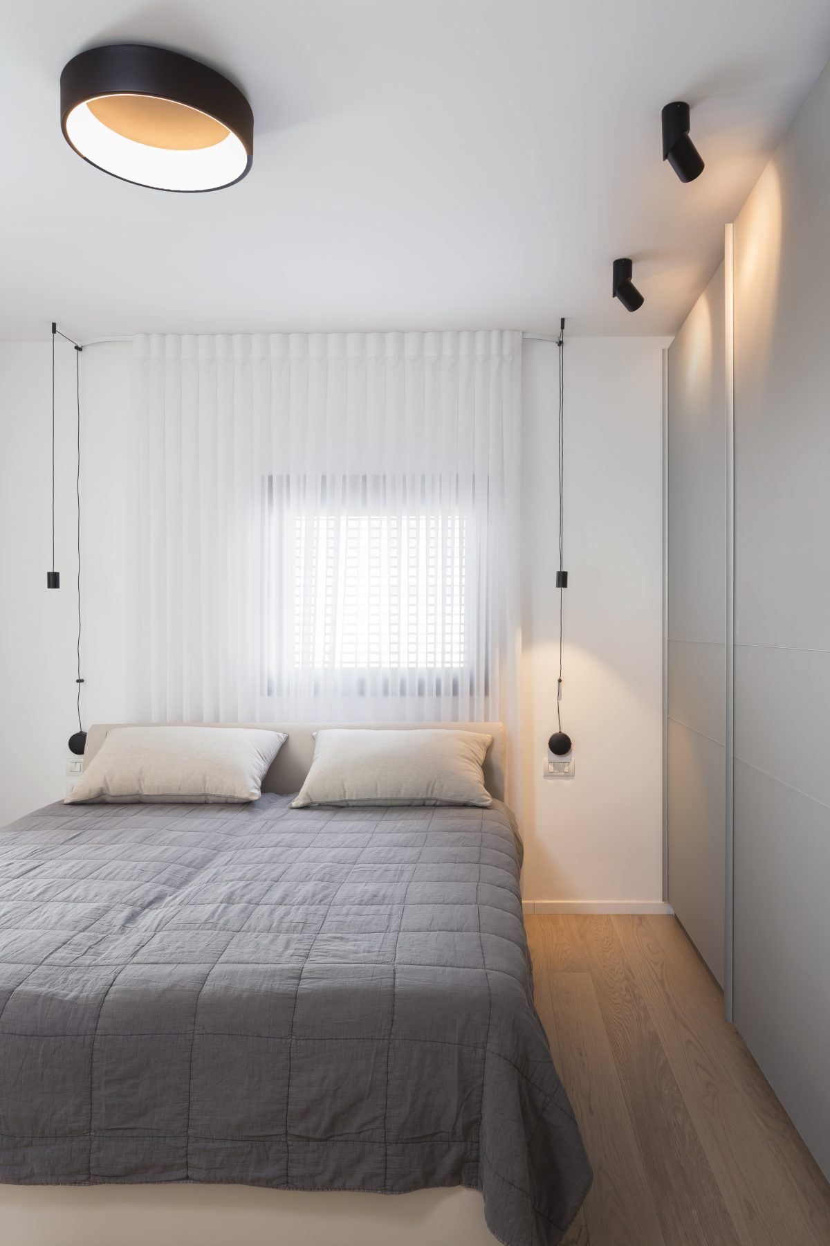 Penthouse apartment – Ra'anana עיצוב תאורה בחדר שינה על ידי קמחי דורי
